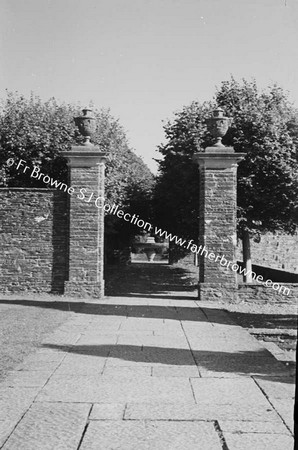 HEYWOOD HOUSE  ENTRANCE TO ITALIAN GARDEN